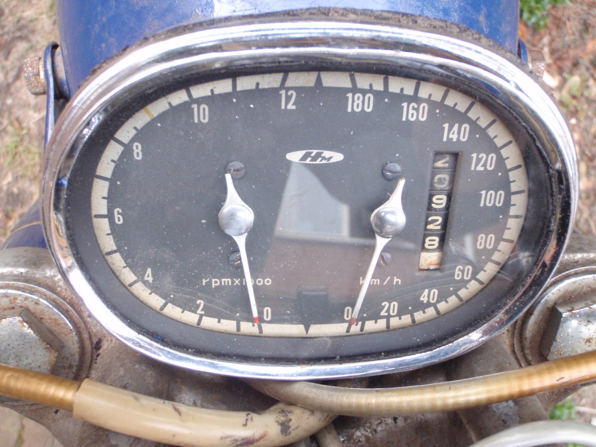 CB72 62 speedo.jpg