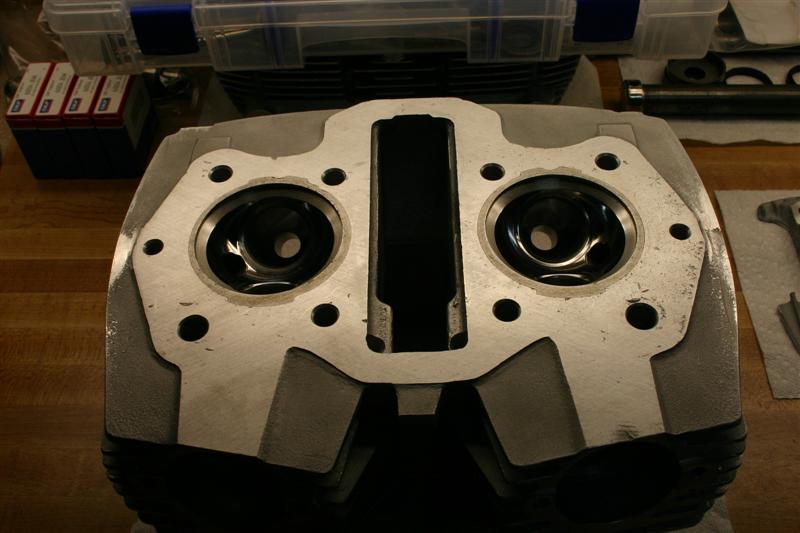 Honda 305 head, polished 002 (Medium).jpg